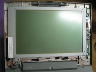 常時移動運用使用中のPC-98でも液晶パネルの偏向フィルム変質発生