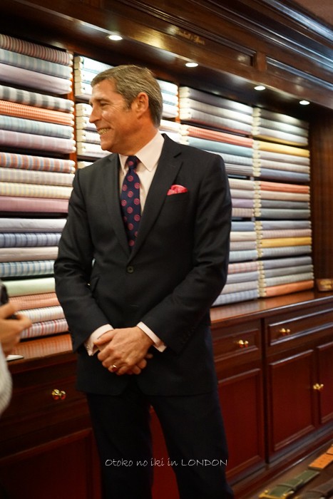 Turnbull & Asser（LONDON）007のシャツを訪ねて : 漢（オトコ）の粋