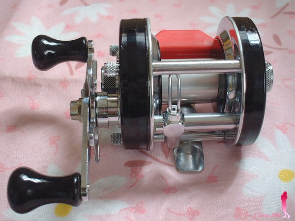 ABU アンバサダー5600c 赤ベロ 希少美品 OH済み 復刻 アンバサダー5600C 赤ベロを買取りました！オールドABU