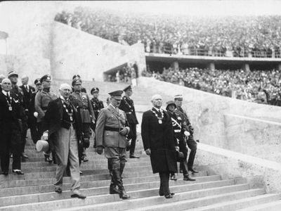 ヒトラーの祭典…1936年ベルリン・オリンピックの熱狂した様子 : らばQ