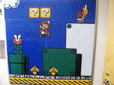 手作り感がクール 本の押しピンで描かれたマリオ らばq