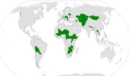 きっと面白いものが見えてくる 別の視点から見た24の世界地図 らばq