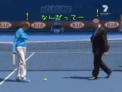 テニスコートで前代未聞の怪現象 シャラポワ選手の試合でボールが全く弾まない 動画 らばq テニスコートで前代未聞の怪現象 シャラポワ選手の試合でボールが全く弾まない 動画 らばq