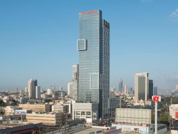 ビル同志のハグ02