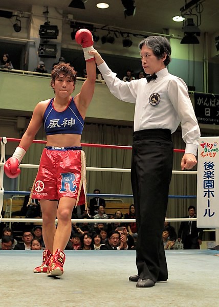 写真＆コメント追加】藤岡奈穂子会心のKO勝利！山口直子とのスーパー 