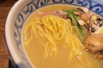 多彩なメニューが魅力的な気鋭店 らー麺屋 バリバリジョニー 行徳 千葉ラーメン 千葉ラーメンをイタ車でgo らんちば Powered By ライブドアブログ