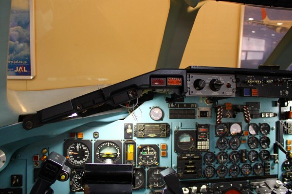 【希少】DC-9 計器板 コックピット 実装品 レジ番あり　航空 希少】DC-9 計器板 コックピット 実装品 レジ番あり 航空 - メルカリ