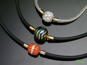 JORG HEINZ ヨルクハインツ K18 WG ダイヤ クラスプ 750