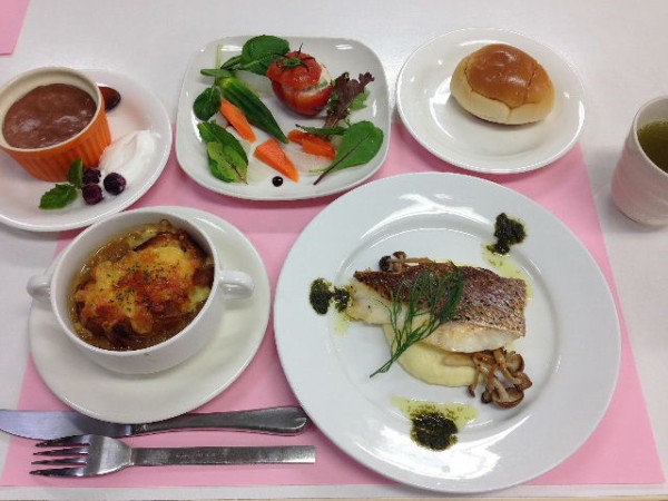 料理教室 鯛のポワレ ジャガイモのピュレ添え エビとアボカドのトマトファルシー彩り野菜のグレッグ The Last Sasurai 自炊ニストの食卓