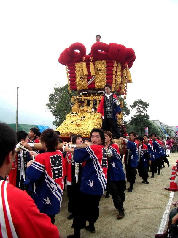 伊予三島秋まつり「寒川・豊岡地区」太鼓台統一寄せ