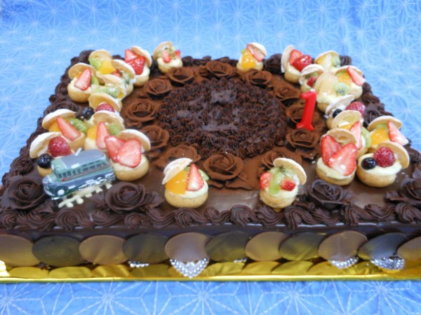 チョコレートケーキです ル ポティロン 公式 Blog