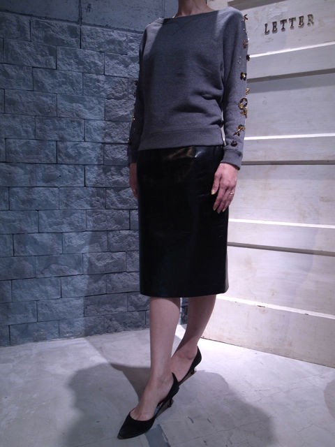 MUVEIL -ミュベール- PreFALL レザースカート : MUVEIL
