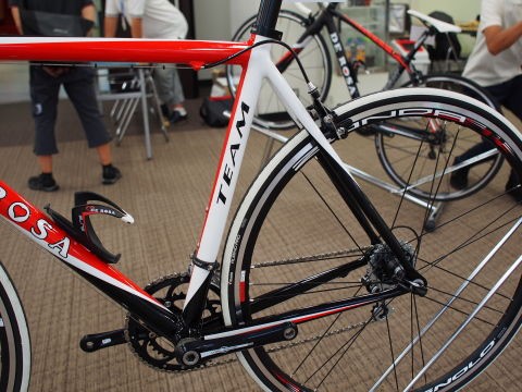 生粋のイタリアレーシングアルミモデル Team SCANDIUM DeRosa 2015