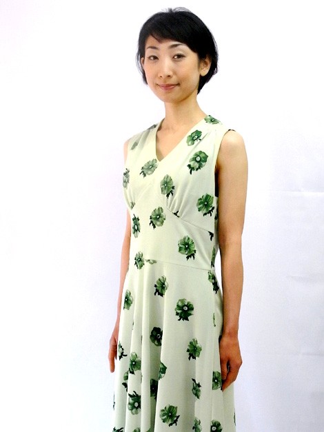 ６月２８日 月曜日 ヨーロッパ古着 美人モデル着用のロンドン買付ヴィンテージワンピースを４点ご紹介 明日ロンドンよりヴィンテージワンピース多数入荷 中野古着屋little Bird店長日記