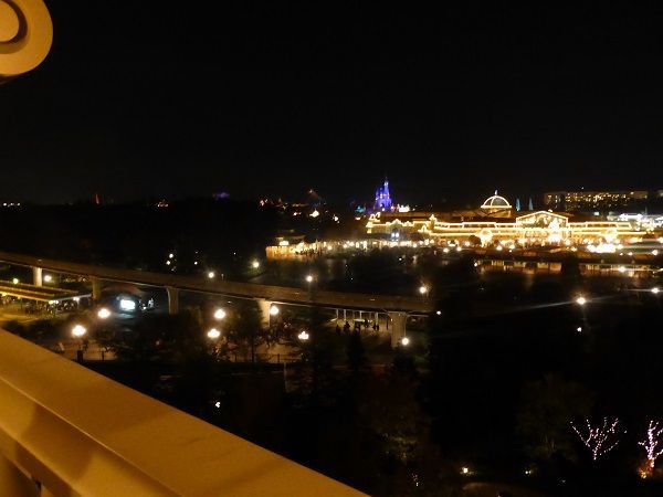 アルコーヴルーム パークビュー６階からの眺め In ディズニーランドホテル Little Women ディズニーへ行く