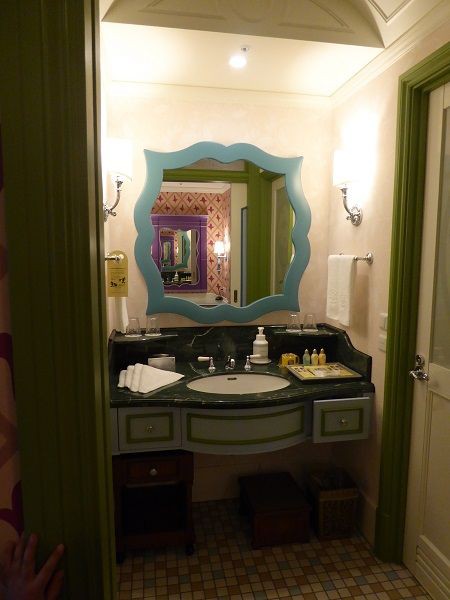 ふしぎの国のアリス　ルームランプ ふしぎの国のアリスルーム・3～8階 in ディズニーランドホテル