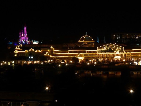 アルコーヴルーム パークビュー６階からの眺め In ディズニーランドホテル Little Women ディズニーへ行く