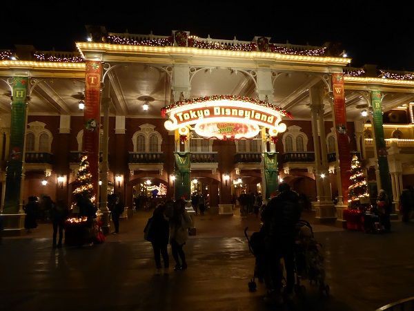 Disney - 木枯らし一号 カラー・オブ・クリスマス後の20：40～ディズニーランド