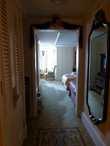 タレットルーム ツインのラプンツェルの部屋 In ディズニーランドホテル Little Women ディズニーへ行く