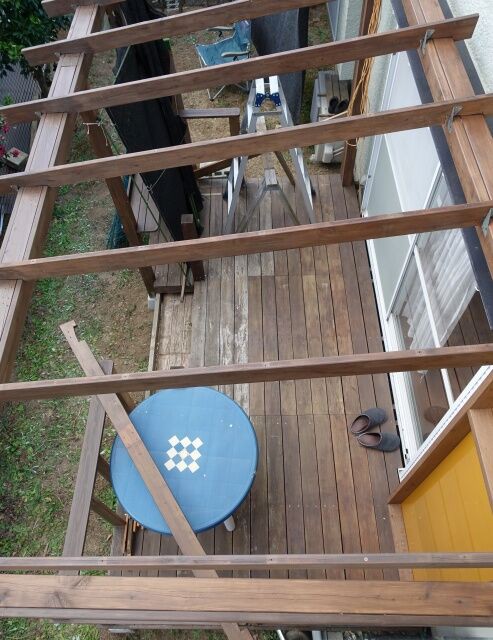 ウッドデッキ にあこがれのパーゴラ作成中 リビングでdiy