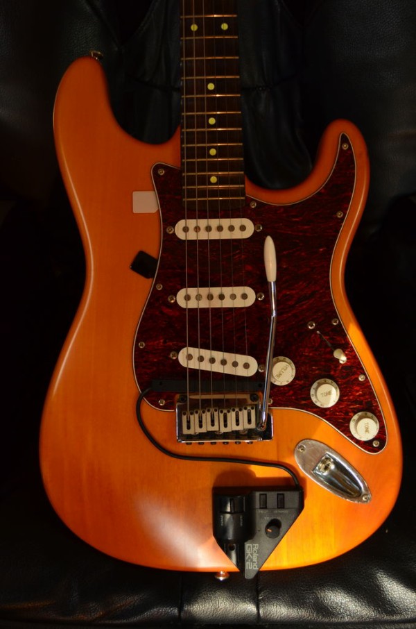 Squier Deluxe Series Stratocaster® : ギターについて真面目に考えるBrog