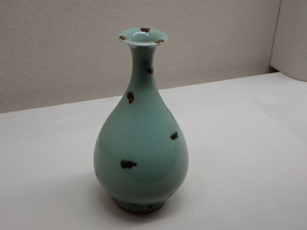 大阪市立東洋陶器美術館 : 江戸川の畔（ほとり）