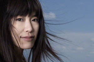 ガールズニュース やっぱり可愛い 冬は 黒髪 が映えるメイクで女度を上げよう Naturalbeauty Com