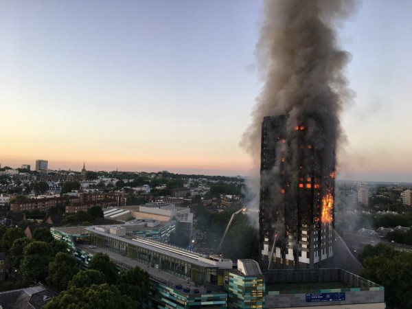 1920px-Grenfell_Tower_fire_(wider_view)