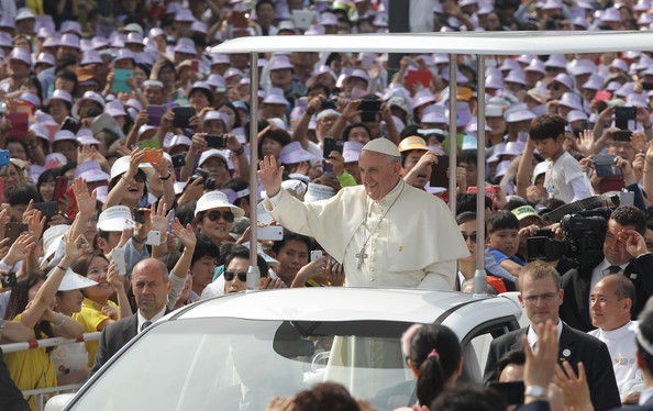 Pope+Francis+Visits+South+Korea+Day+Three+jU17Sq9WjMrl