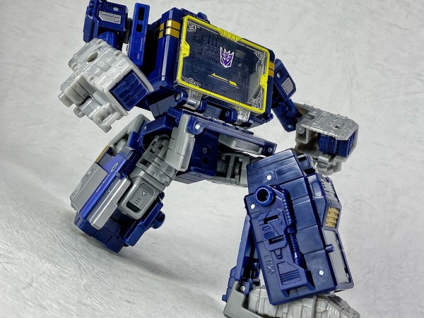 トランスフォーマー WFC-14 サウンドウェーブ レビュー : えるけーえぬ