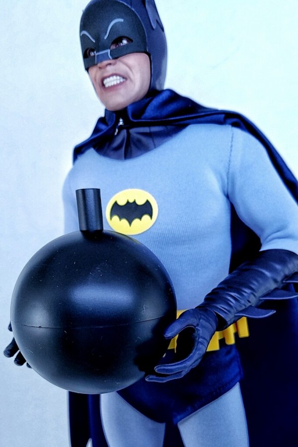 ホットトイズ ムービーマスターピース バットマン 1966年TVシリーズ 1/6 Amazon.co.jp: ムービー・マスターピース バットマン 1966年TV