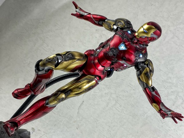 ホットトイズ アイアンマン マーク85(バトルダメージ版 ホットトイズ アイアンマン マーク85(バトルダメージ版