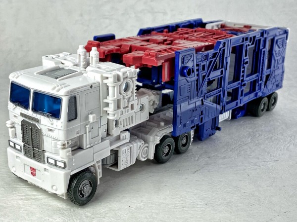 トランスフォーマー KD-11 ウルトラマグナス レビュー : えるけーえぬ