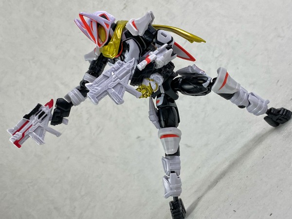 リボルブチェンジフィギュア PB04 仮面ライダーギーツ マグナム