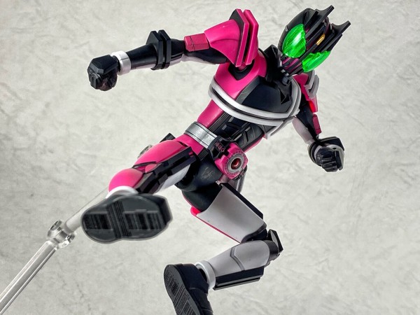 Figure-rise Standard 仮面ライダーダークディケイド 仮面ライダーディケイドが「Figure-rise Standard」でプラモデル化