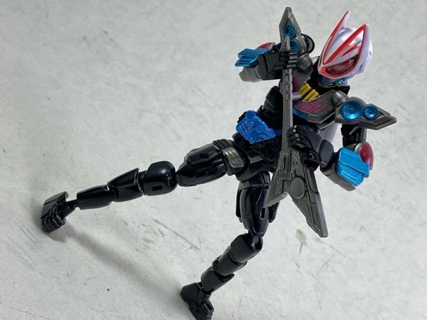 Amazon.co.jp: 仮面ライダーギーツ リボルブチェンジフィギュア