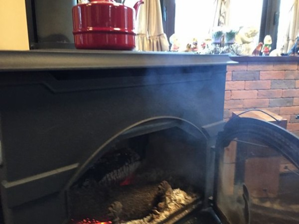 ドアを開けたら煙が逆流する場合 鹿児島 ログワークス 薪ストーブのブログ