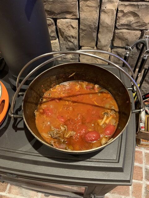 薪ストーブで、コトコトシチューは如何？ 薪ストーブで、コトコトシチューは如何？