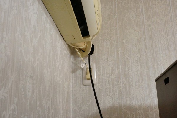 FMアンテナ同軸ケーブルを2階寝室に引き込みました : 趣味の「写真 