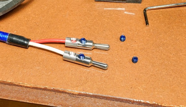 バナナプラグを Oyaide オヤイデ SRBN に交換しました : 趣味の「写真