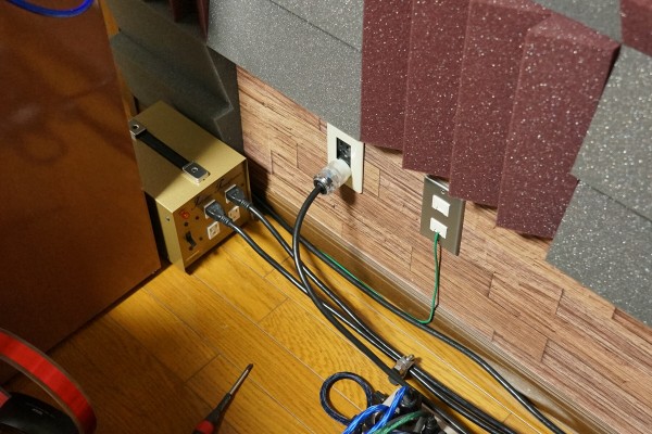 プロケーブル アイソレーション電源トランス 600W・100V仕様 (ベルデン