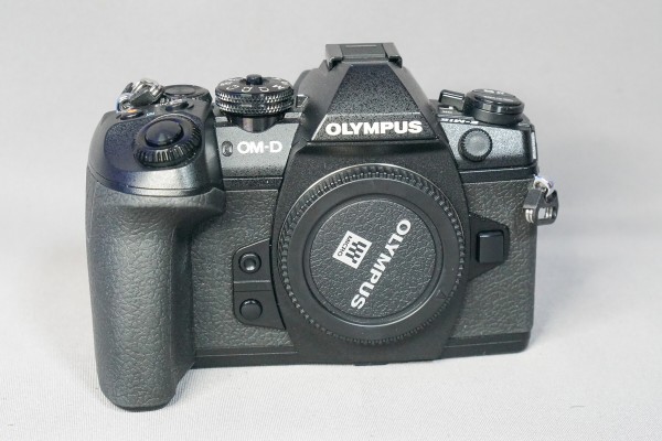 OLYMPUS OM-D E-M1 レンズ3個セット 説明欄要確認 m4/3型 OLYMPUS OM-D E-M1 Mark Ⅱ 」 の説明書をもとに使用方法を説明