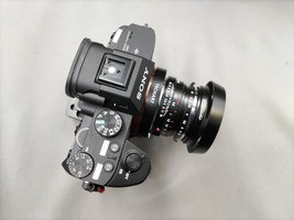 VoightLander NOKTON classic 40mm F1.4 MC 」 に 「 TECHART LM-EA7