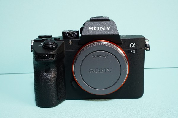 ソニー フルサイズ一眼「α7III ズームレンズキット」を購入しま ソニー フルサイズ一眼「α7III ズームレンズキット」を購入しま