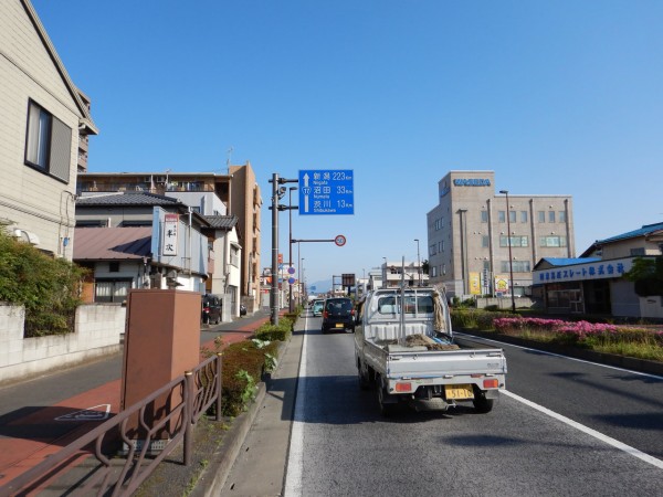 17 号 自転車 禁止