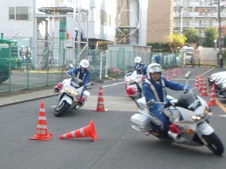 改版 1 白バイ動画追加 白バイ精鋭部隊は 日々訓練をして 交通事故の減少の為頑張っています V 酒 時々飲んで 思いっきり 楽しいことしよう V 改版 1 白バイ動画追加 白バイ精鋭部隊は 日々訓練をして 交通事故の減少の為頑張っています V 酒 時々飲んで 思いっきり 楽しいことしよう V