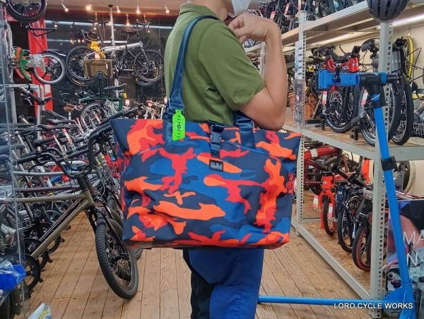 DPMプリント(カモフラージュプリント)のTote Bagは大容量で