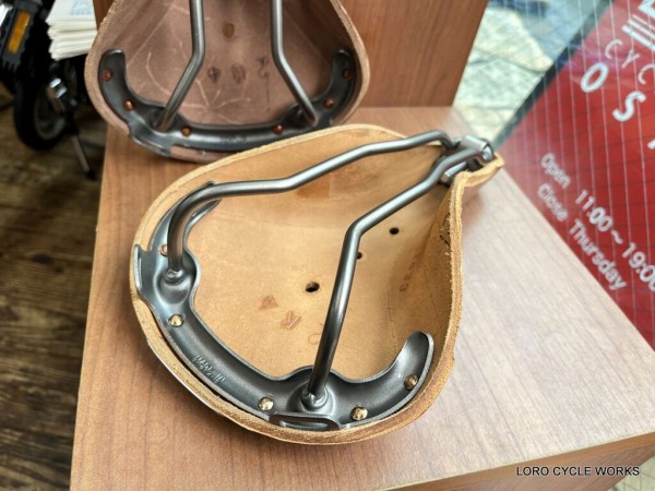 BROOKS B17 Special Titaniumにブラウンとハニーが復活！ : LORO
