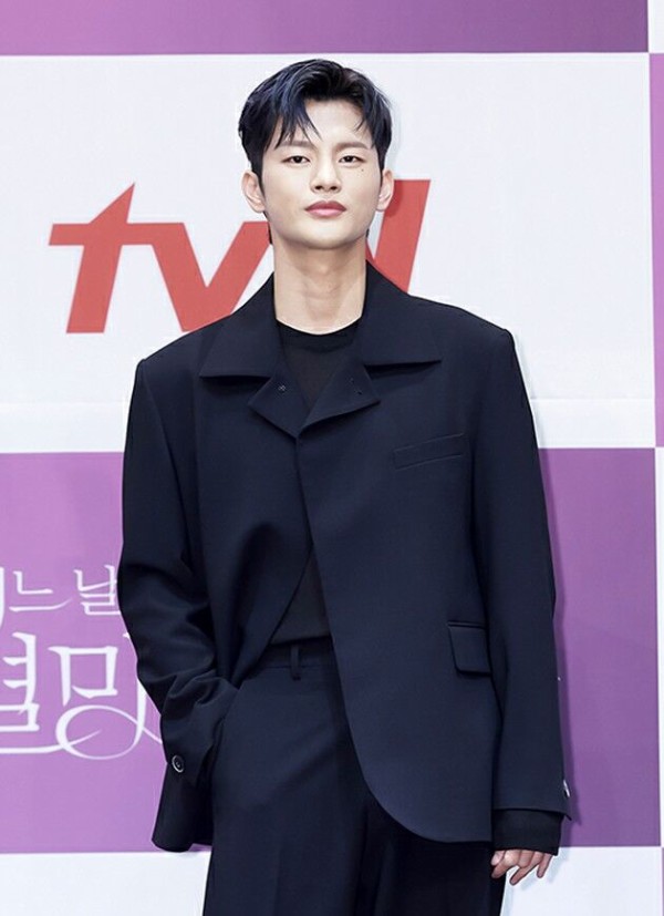 過去の失恋を語る ソ イングク 昔は 振られ体質 だった 観覧車での告白はしない方がいい Love Korea