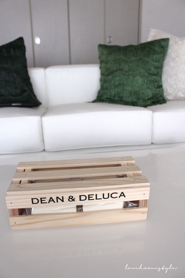 □DEAN & DELUCA(ディーンアンドデルーカ)の木箱をストック品の収納